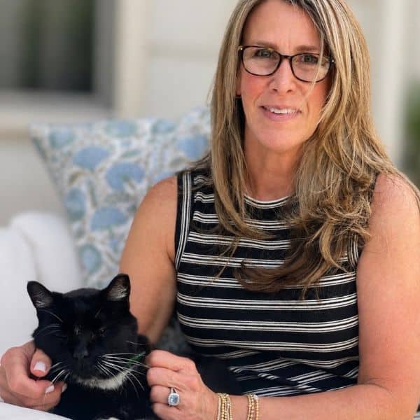 Trusted pet sitting and dog walking services in Lakeside, ensuring your pets are loved and cared for.